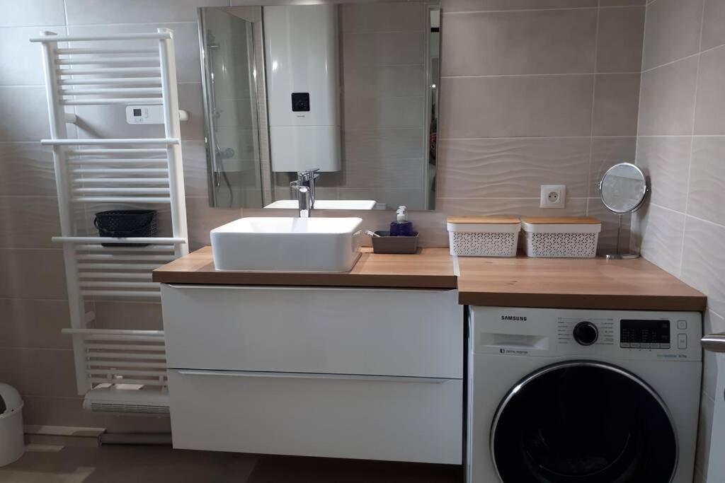 Ferienwohnung Superbe T2 Lumineux 3*** 10 Mn A Pied De La Plage Le Pradet Exterior foto